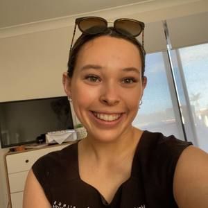 Meet your Posher, Hayley